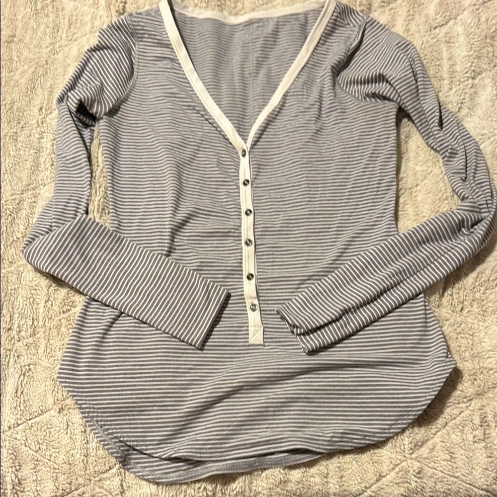 Lululemon Awesoma Henley Hyper Stripe Long Sleeve Shirt Size 8 Gray/White